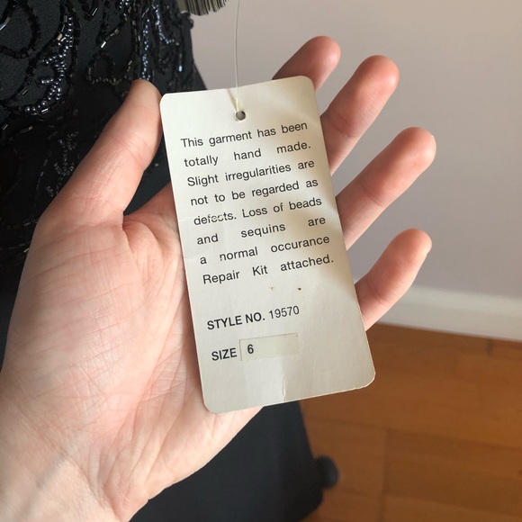 Black sequined formal gown - Picture 4 of 6